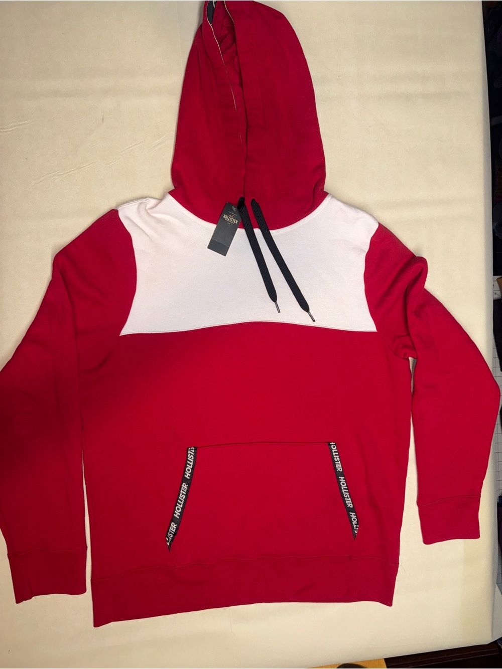 Hollister Red and White Panel Pullover Hoodie NWT/ damaged